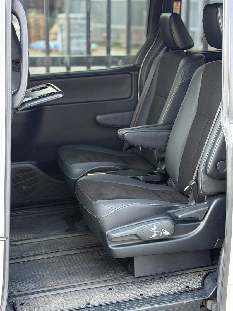 
								Toyota Noah full									