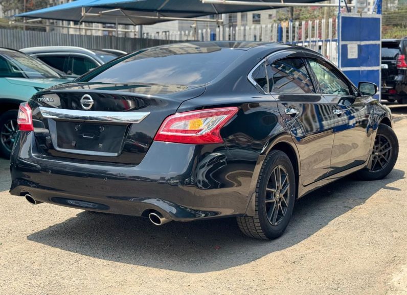 
								Nissan Teana full									