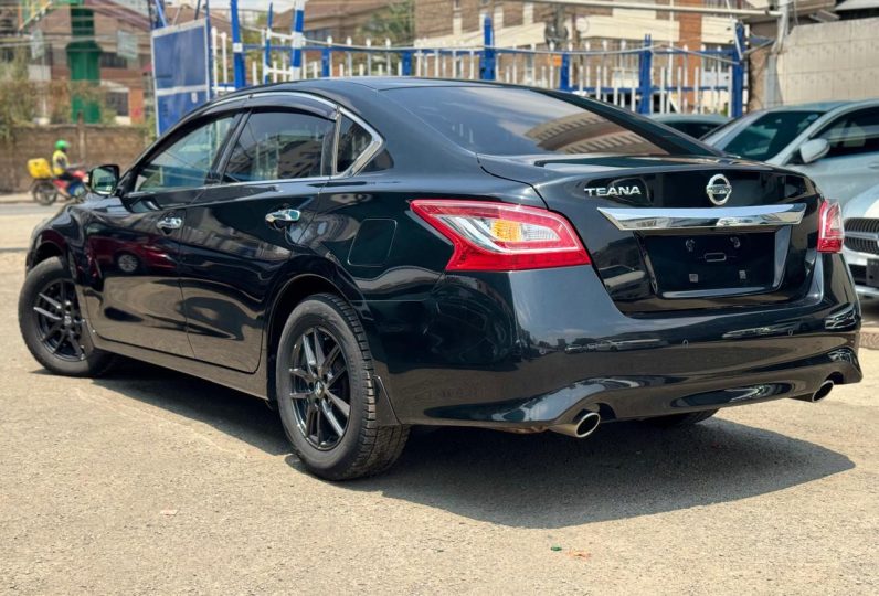 
								Nissan Teana full									