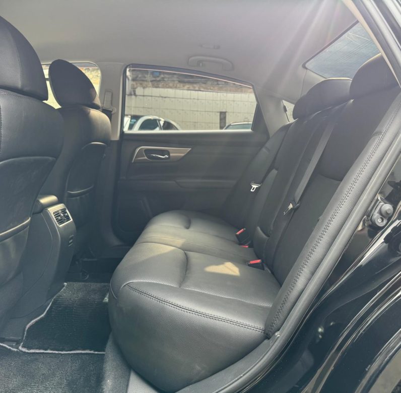 
								Nissan Teana full									