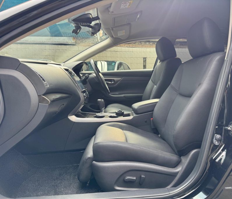 
								Nissan Teana full									