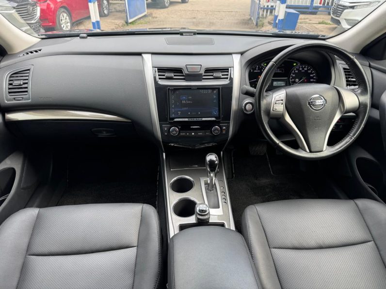 
								Nissan Teana full									