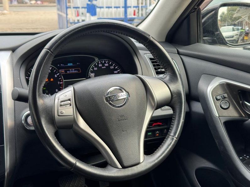 
								Nissan Teana full									