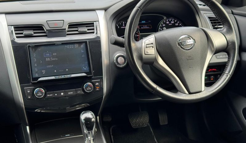 
								Nissan Teana full									