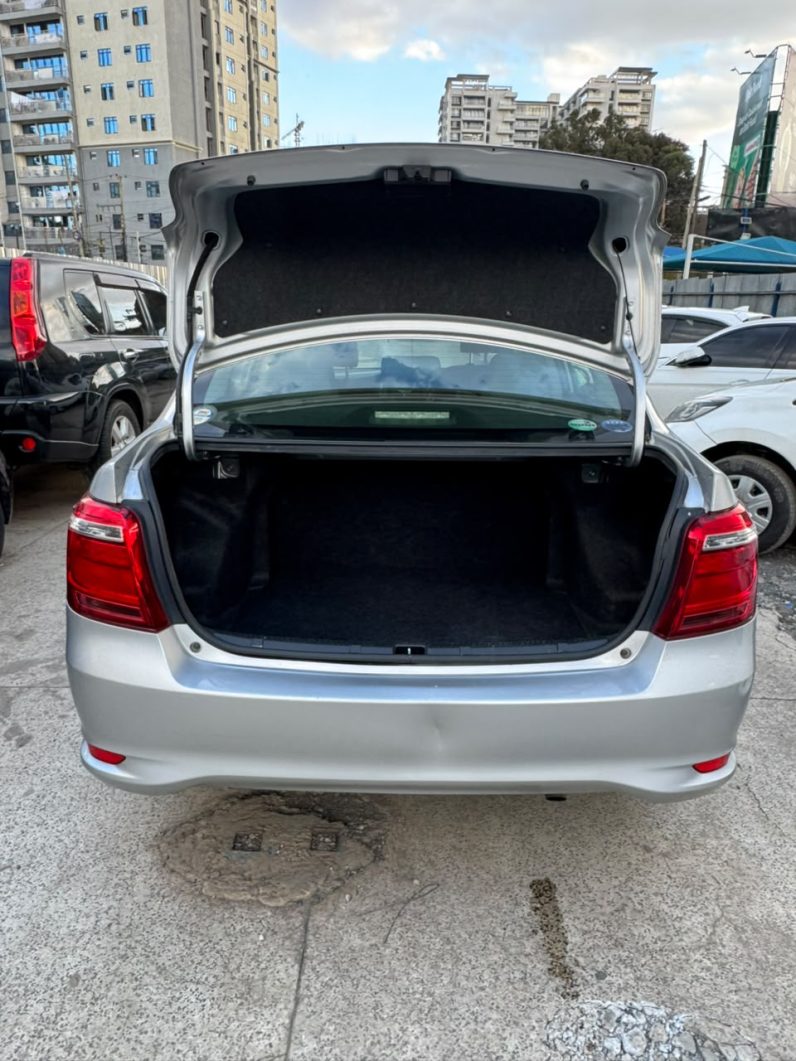 
								Toyota Axio full									