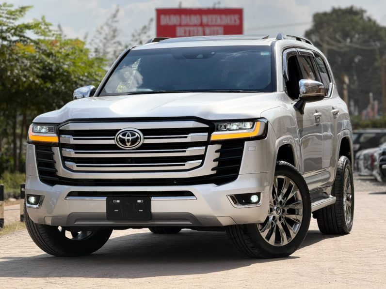 
								Toyota Land cruiser 300 series full									