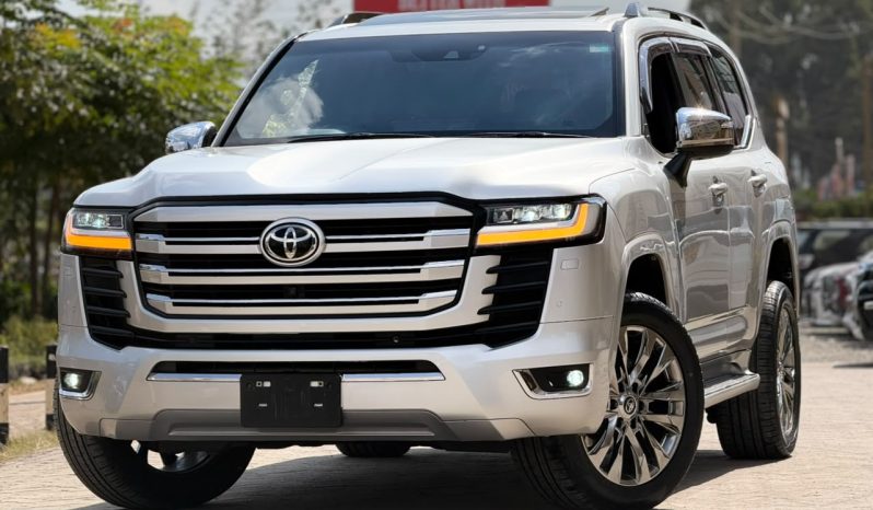 
								Toyota Land cruiser 300 series full									