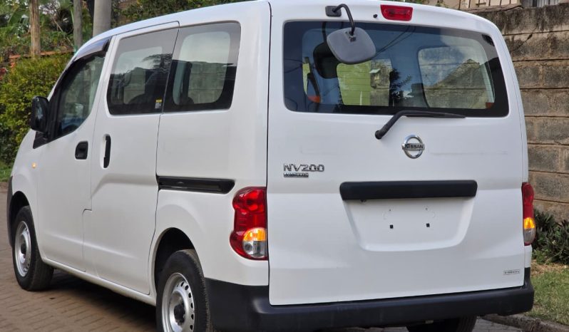 
								Nissan NV200 full									