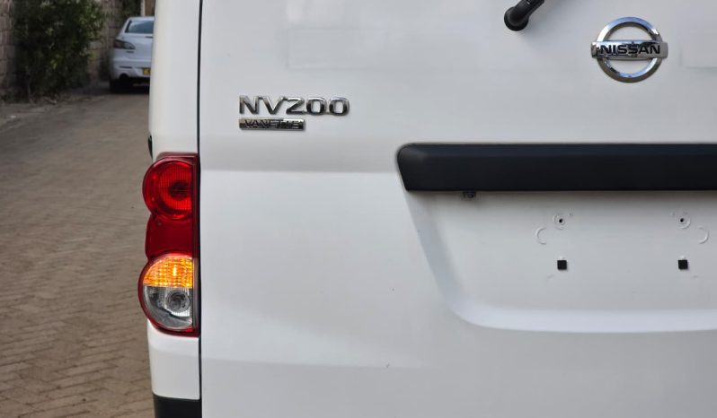 
								Nissan NV200 full									