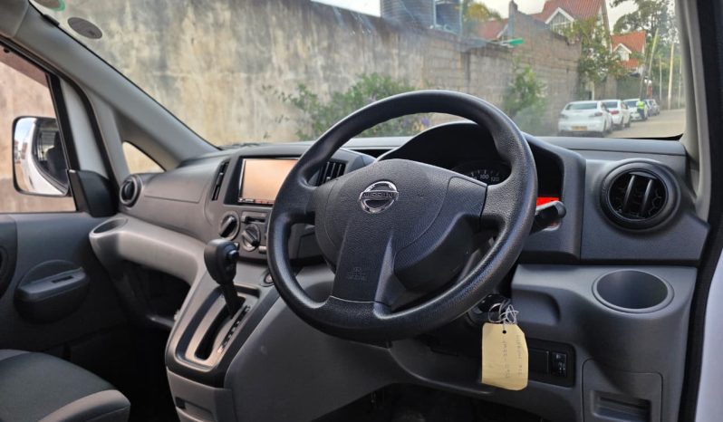 
								Nissan NV200 full									