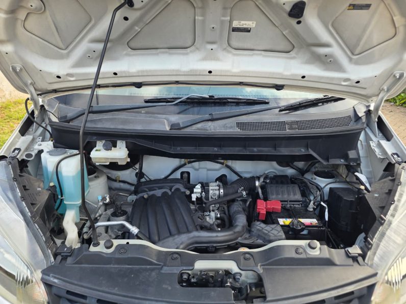 
								Nissan NV200 full									