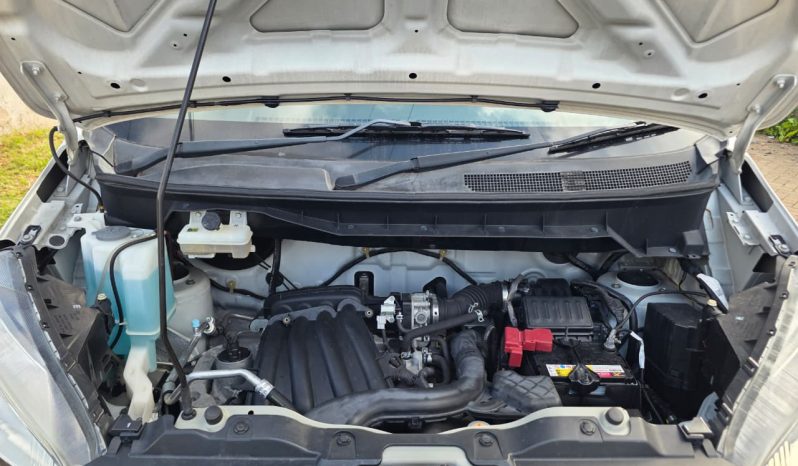 
								Nissan NV200 full									
