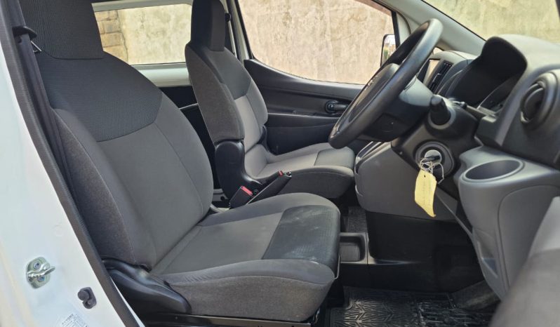 
								Nissan NV200 full									