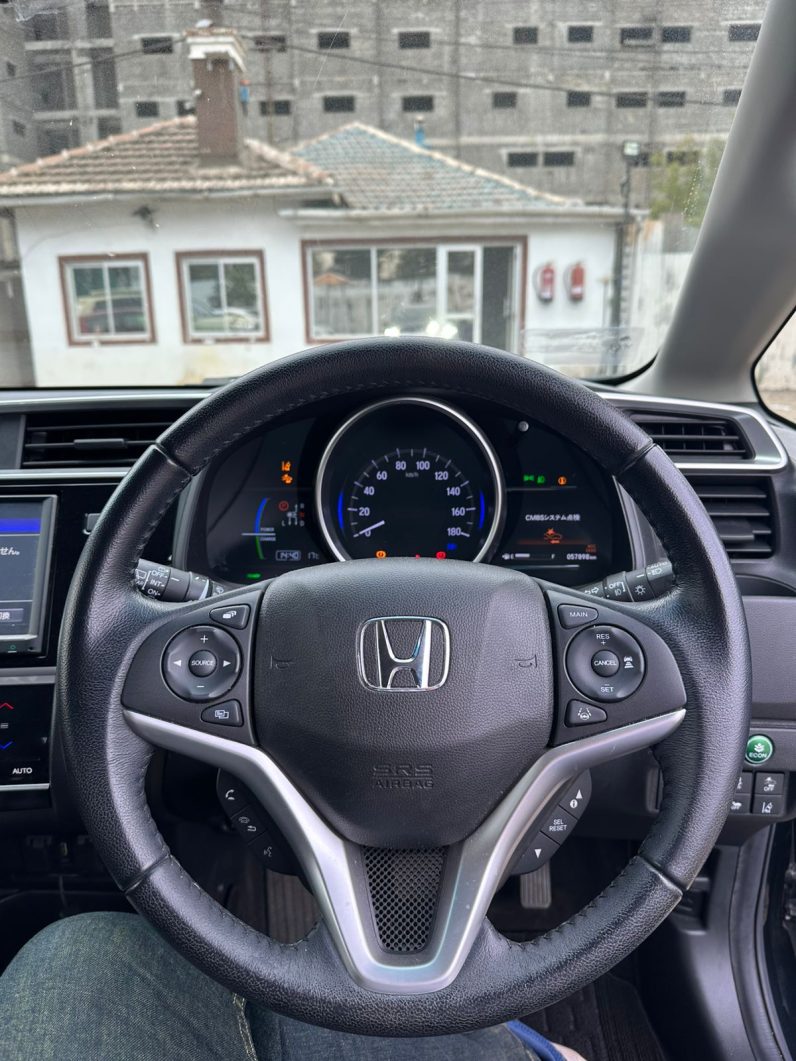 
								Honda Fit full									