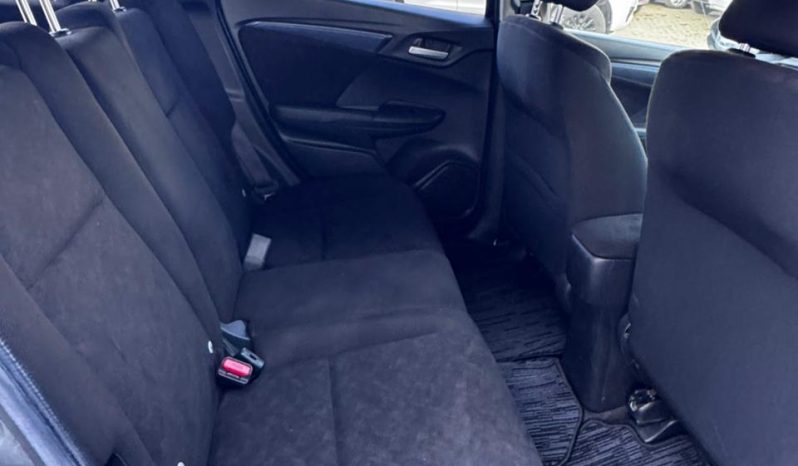 
								Honda Fit Shuttle full									