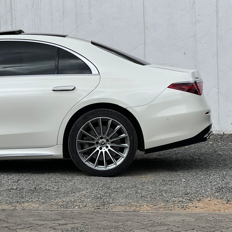 
								Mercedes Benz S500 full									