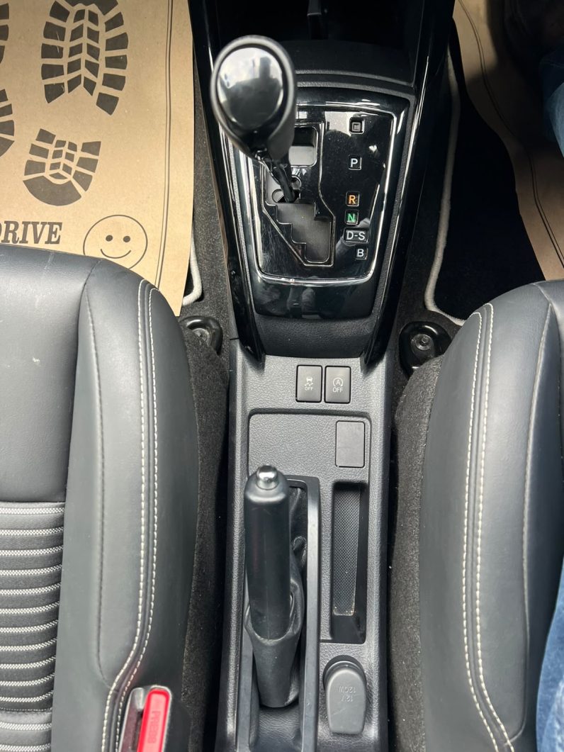 
								Toyota Fielder WXB full									