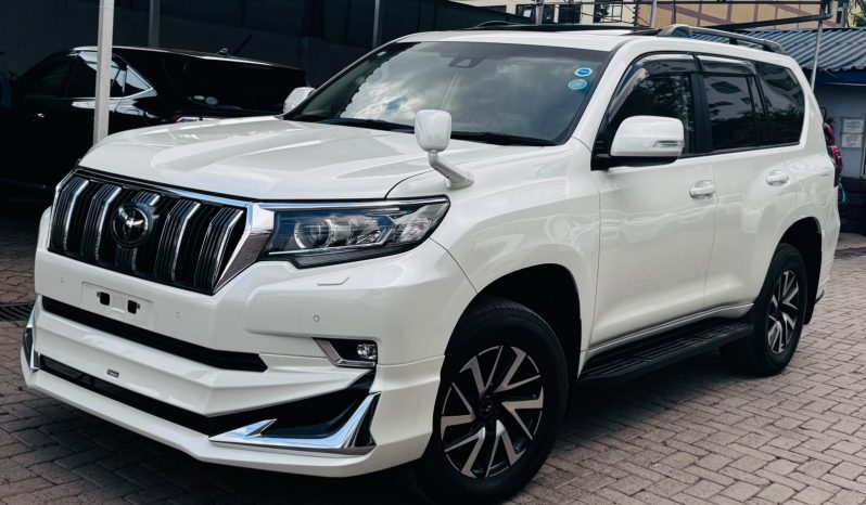 
								Toyota Land Cruiser Prado TXL full									