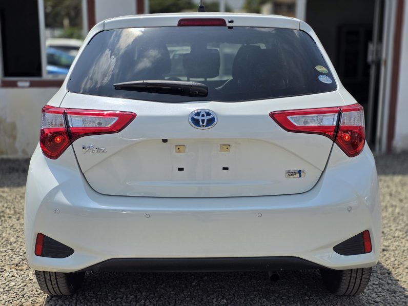 
								Toyota Vitz full									