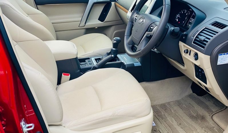 
								Toyota Land Cruiser Prado TXL full									