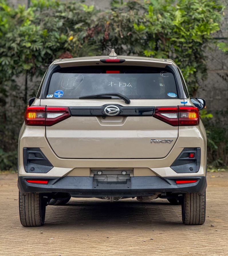 
								Daihatsu Rocky full									