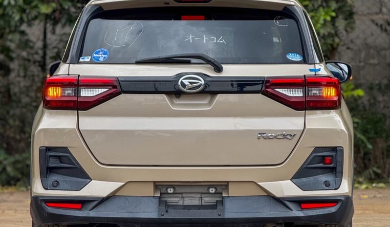
								Daihatsu Rocky full									