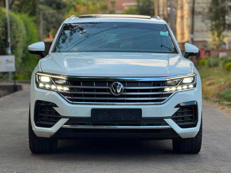 
								Volkswagen Touareg full									