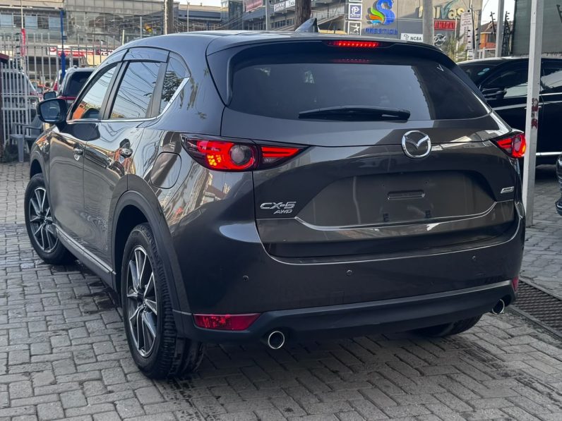 
								Mazda CX-5 full									
