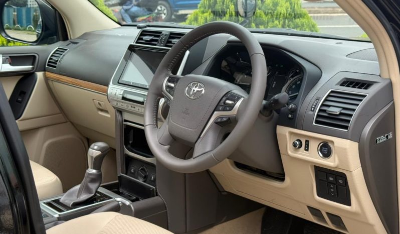 
								Toyota Land Cruiser Prado TXL full									