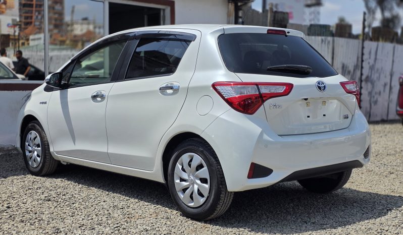 
								Toyota Vitz full									