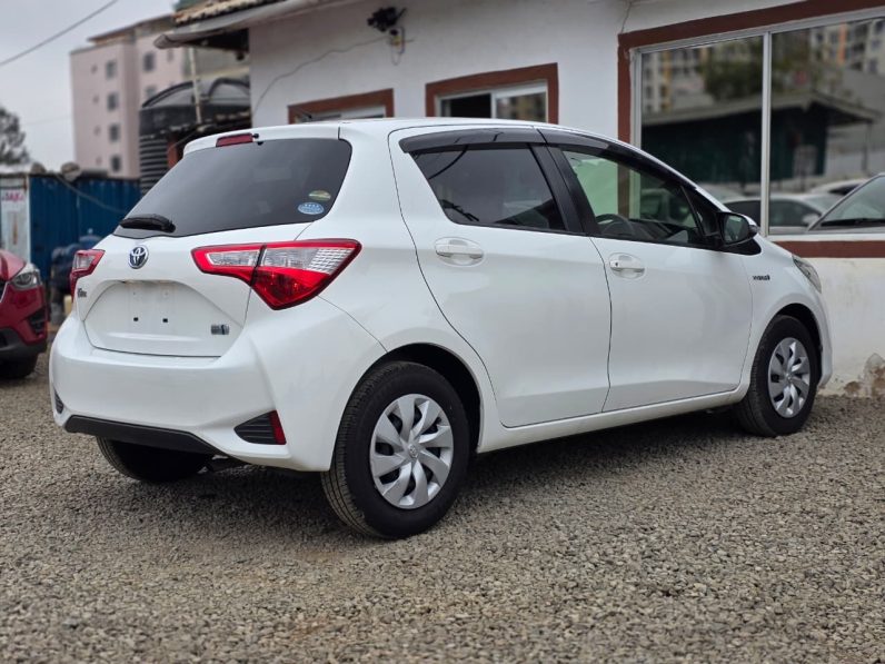 
								Toyota Vitz full									
