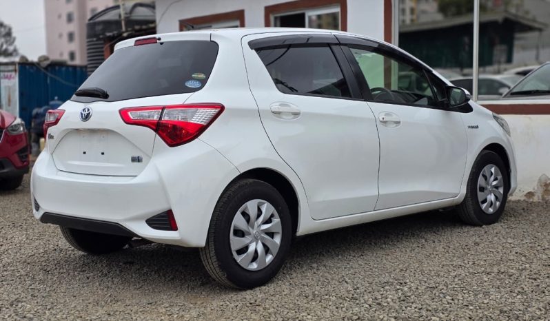 
								Toyota Vitz full									