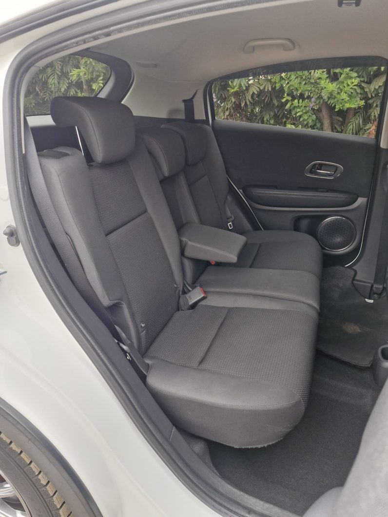 
								Mitsubishi Outlander full									