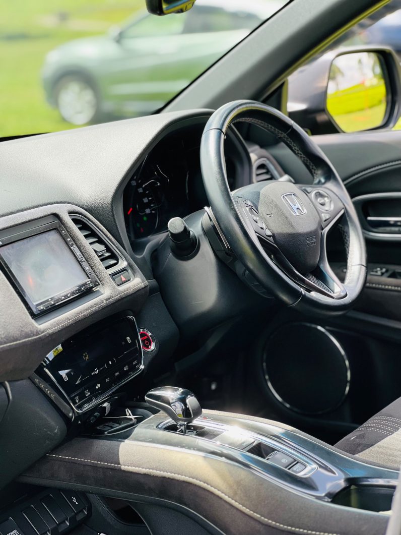
								Honda Vezel RS full									