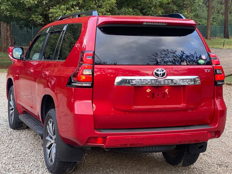 
								Toyota Land Cruiser Prado TXL full									