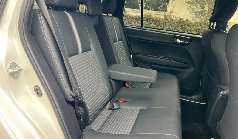 
								Toyota Harrier full									