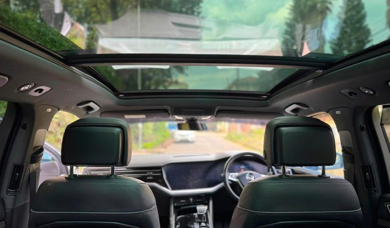 
								Volkswagen Touareg full									