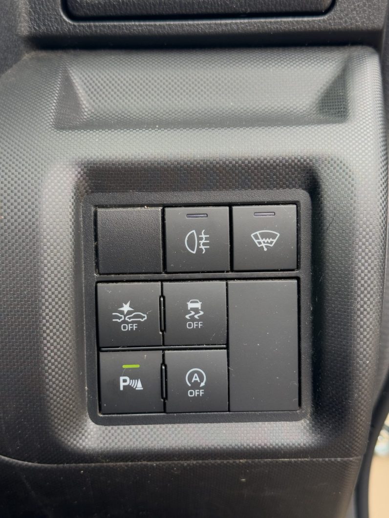 
								Daihatsu Rocky full									
