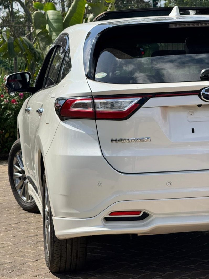 
								Toyota Harrier full									