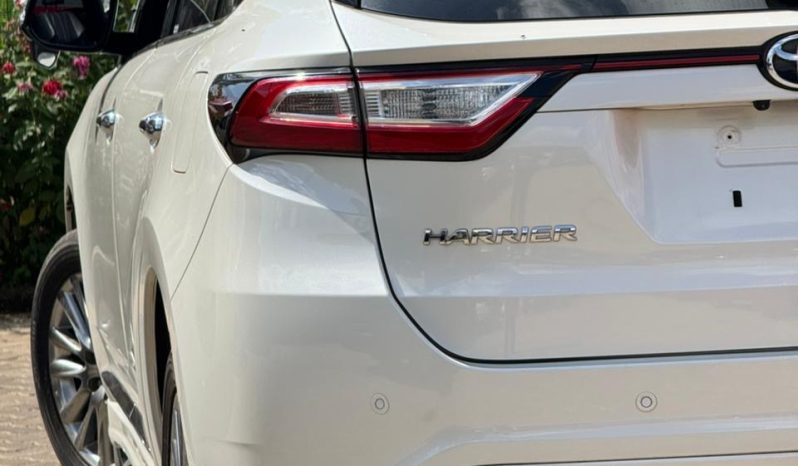 
								Toyota Harrier full									