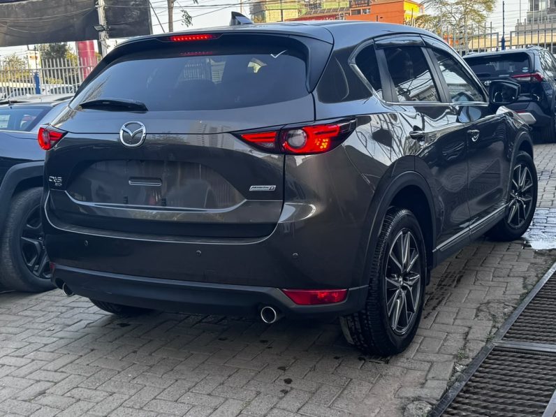 
								Mazda CX-5 full									