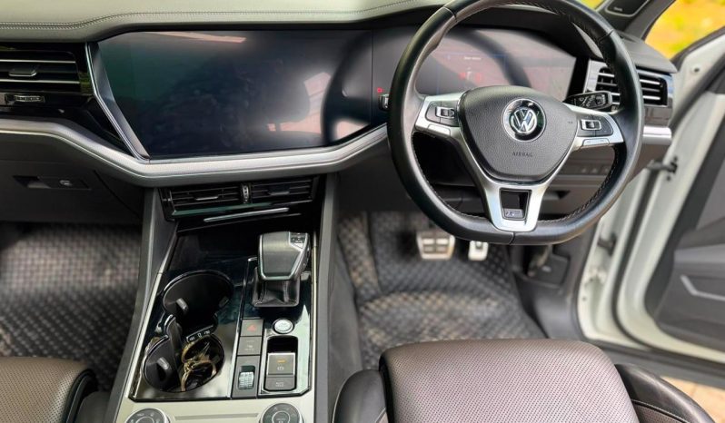
								Volkswagen Touareg full									