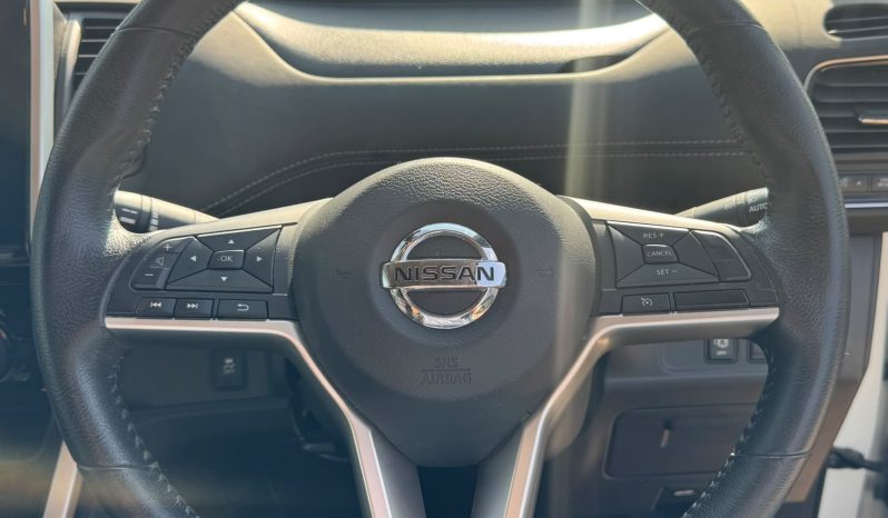 
								Nissan Serena full									