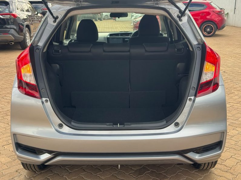 
								Honda Fit full									