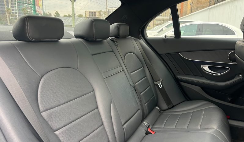 
								Mercedes Benz C200 full									