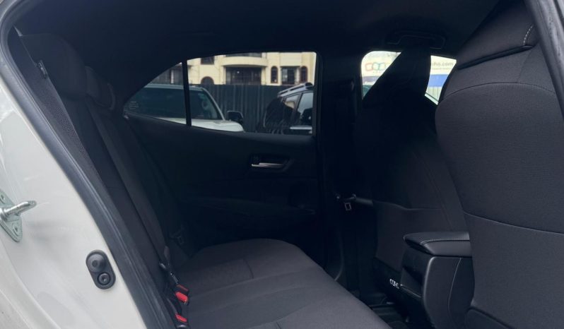 
								Toyota Corolla Sport full									