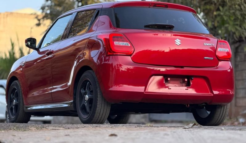 
								Suzuki Swift full									