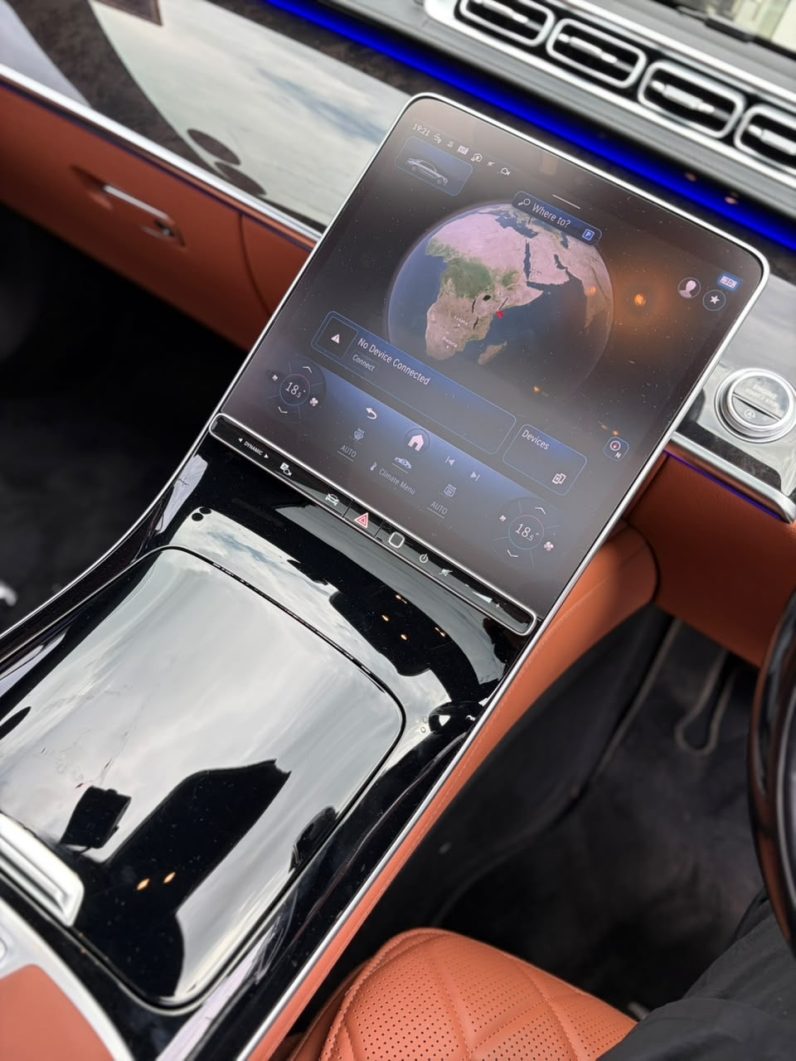 
								Mercedes Benz S500 full									