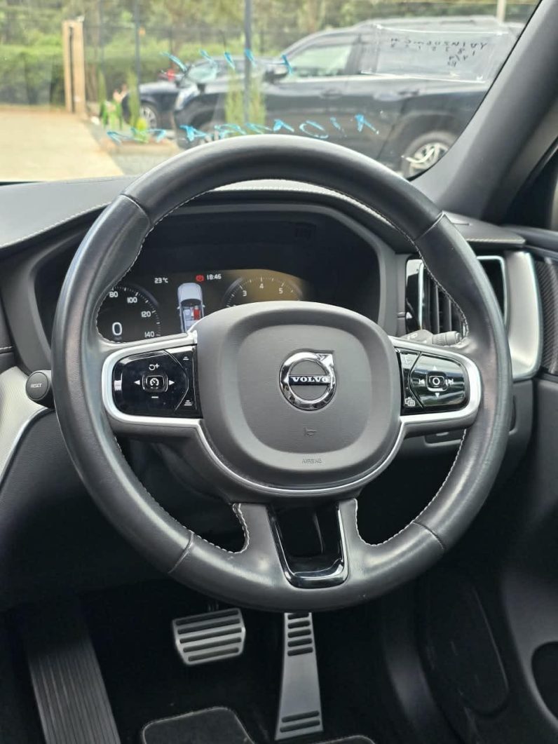 
								Volvo XC60 B6 full									