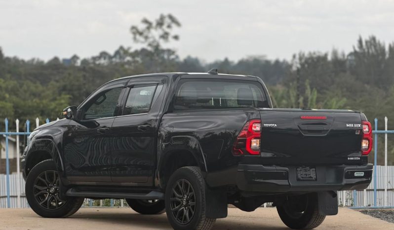 
								Toyota Hilux GR full									